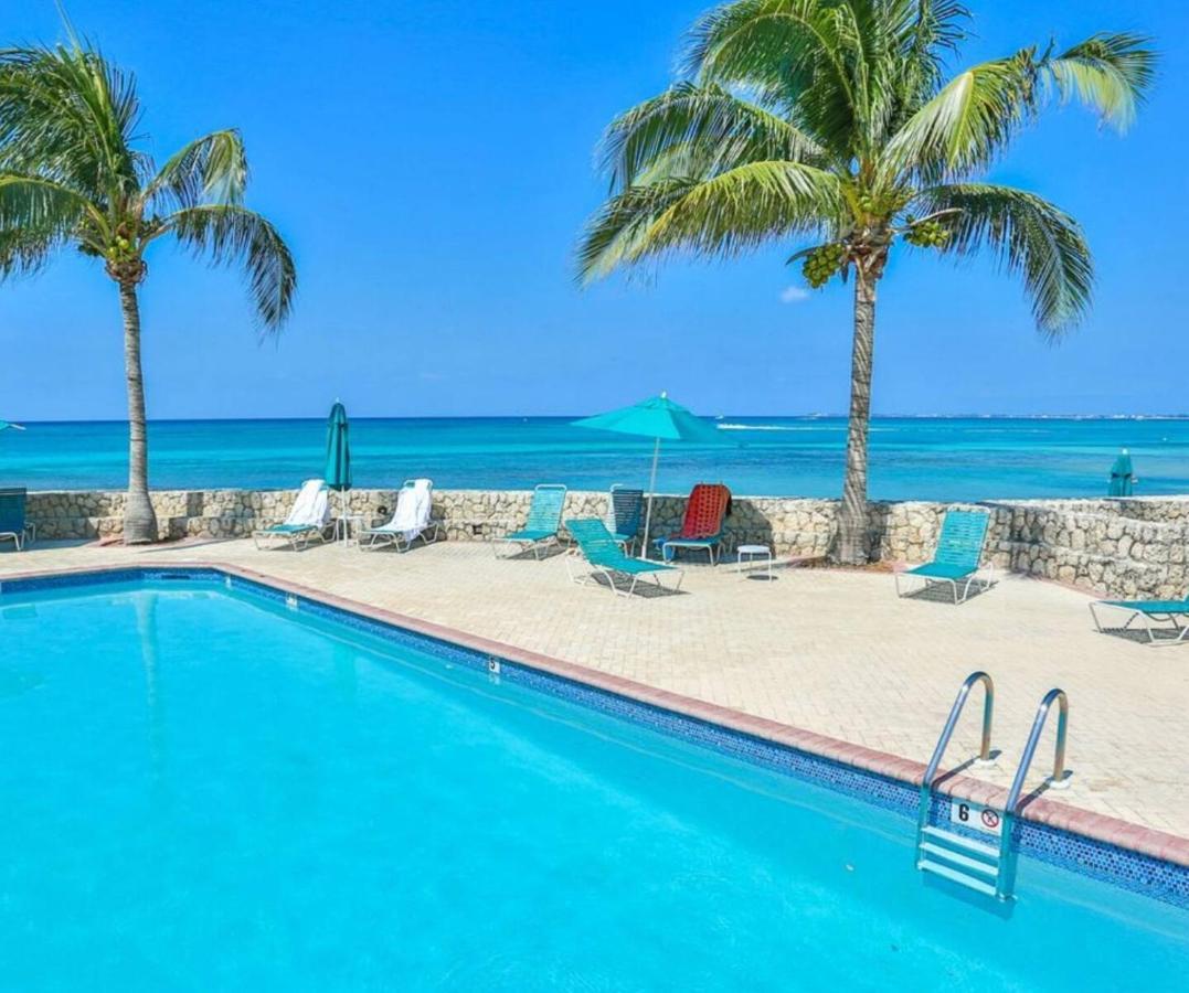 Beach Living At Plantation Village Blgs George Town Eksteriør billede